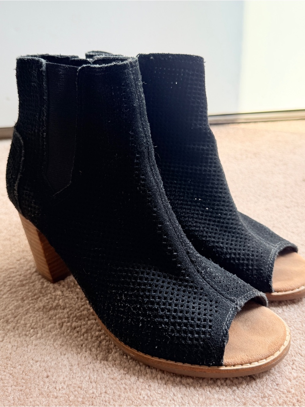 Toms black suede peep toe ankle booties Sz 8